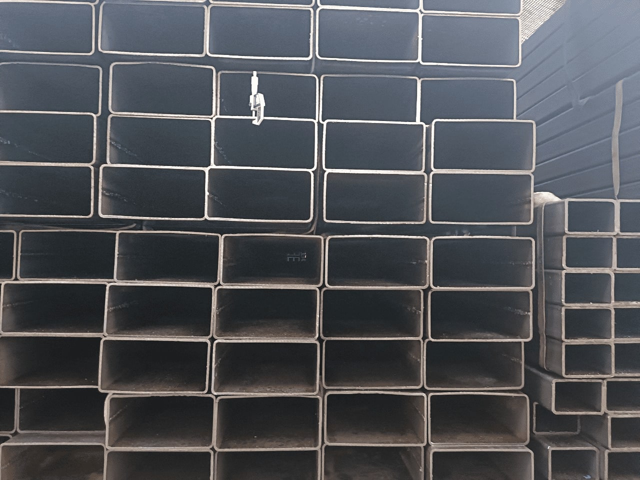 Lợi ích của việc mua thép hộp 50x150mm