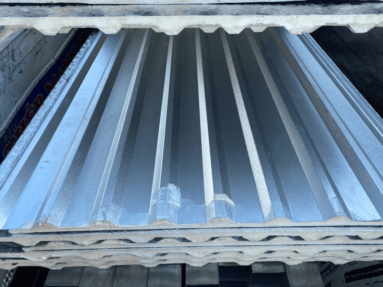 Ưu điểm của tôn PU chống nóng, cách nhiệt